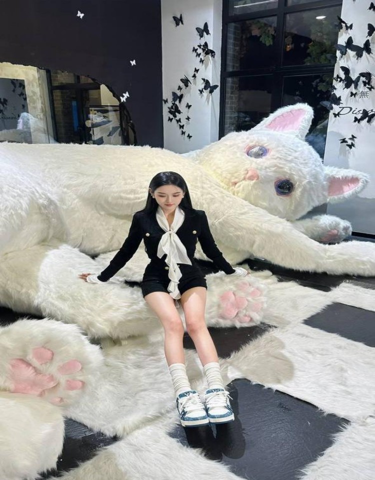 妻子在厨房被三个男人欺负的后果,免费韩剧在线观看